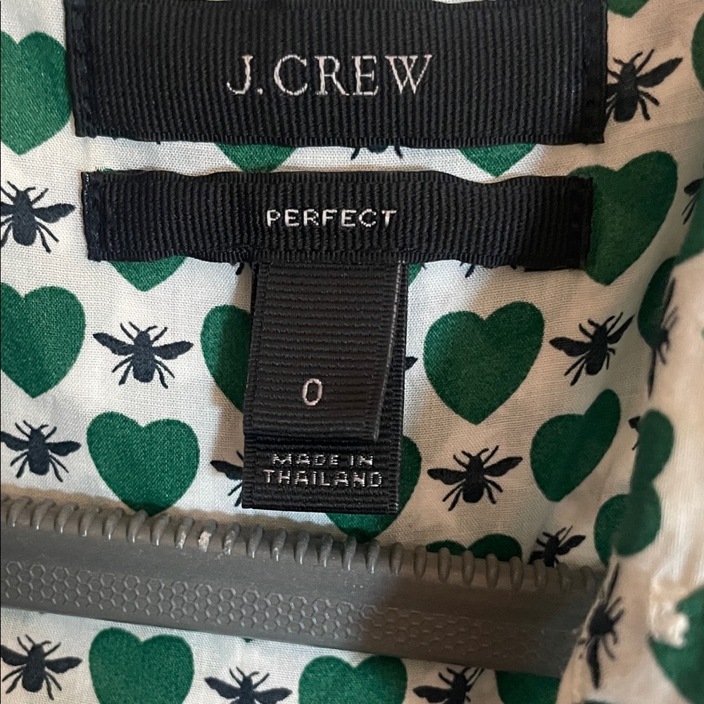 J. Crew Green White Heart Bee insect Patterned Women’s collared Shirt size 0 XS - Picture 2 of 8
